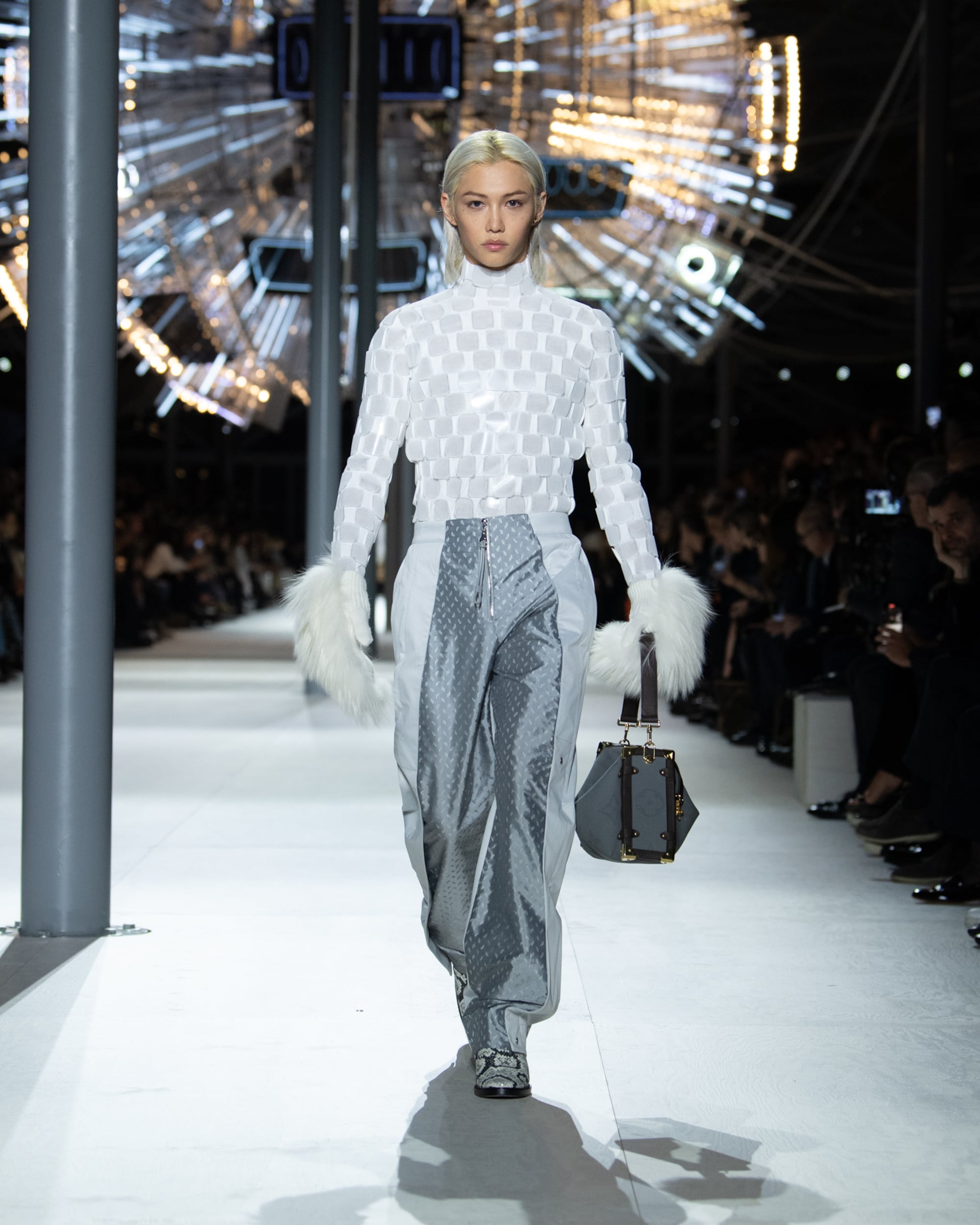 Women's Fall-Winter 2024 Show | LOUIS VUITTON