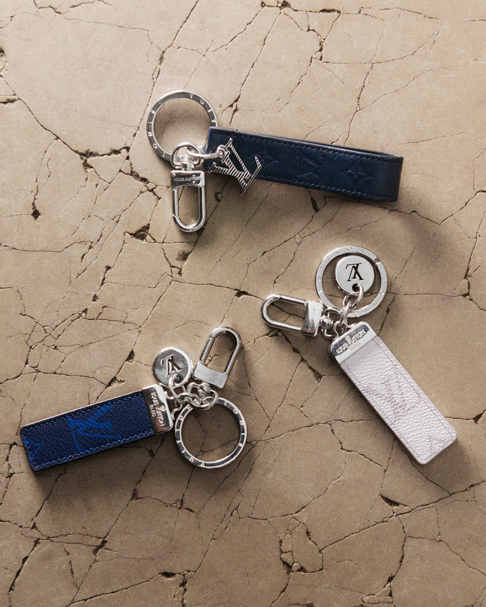 Key Holders and Bag Charms Collection for Men | LOUIS VUITTON