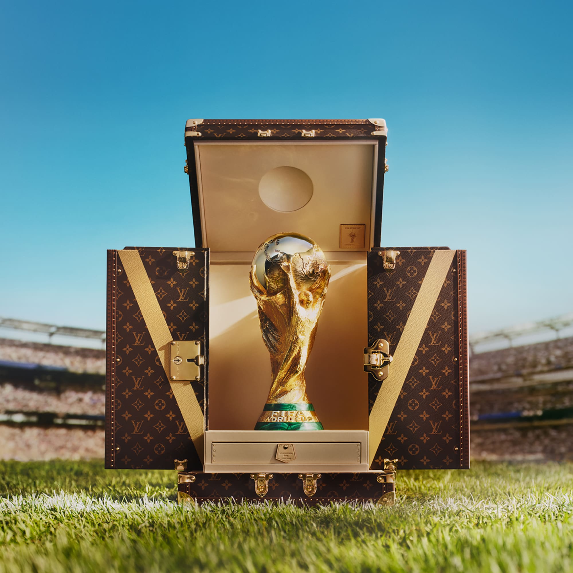 Louis Vuitton WORLD CUP ポルトガル ネームタグ Louis Vuitton and FIFA World Cup™ | LOUIS VUITTON