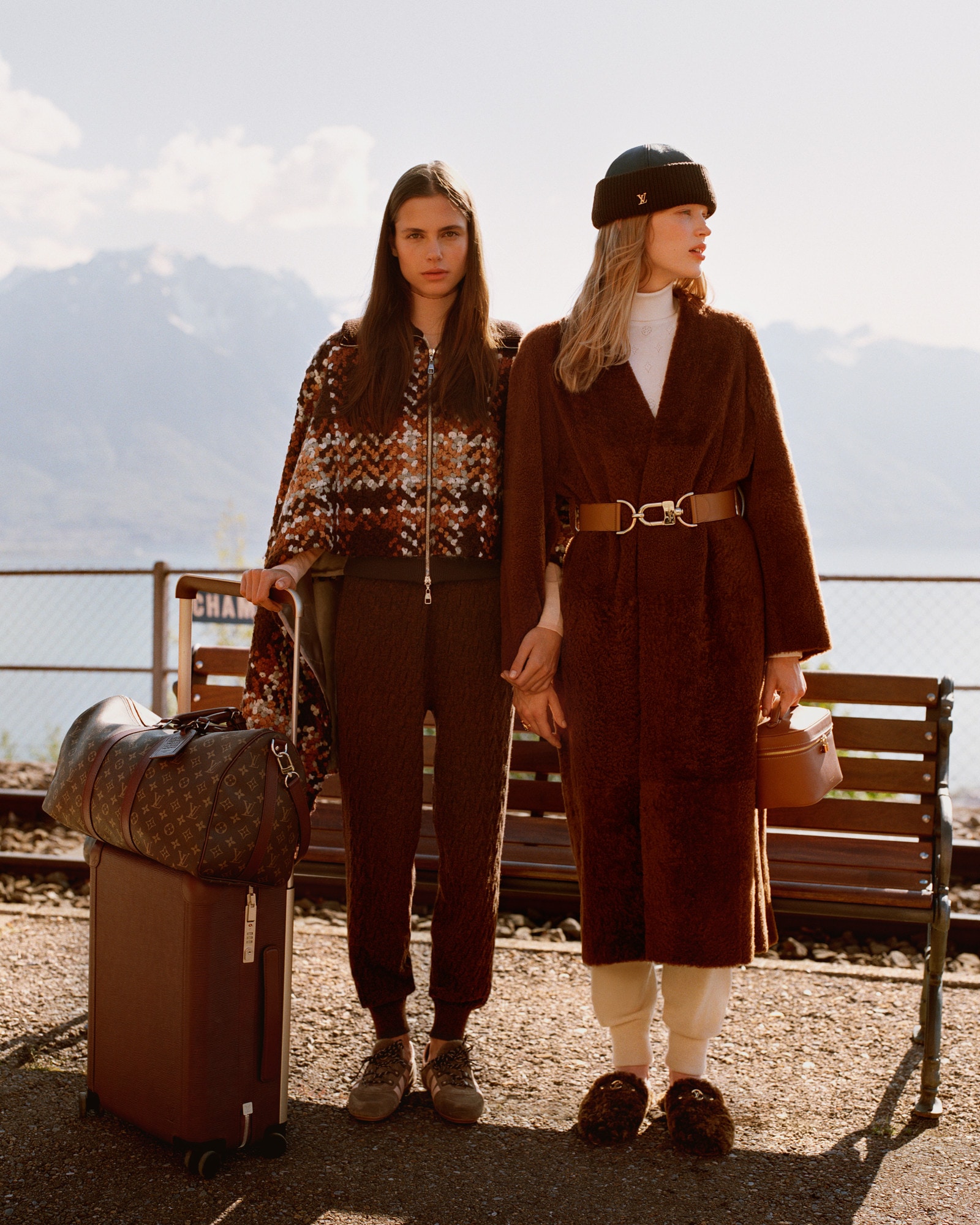 Travel Bags Collection for Women | LOUIS VUITTON
