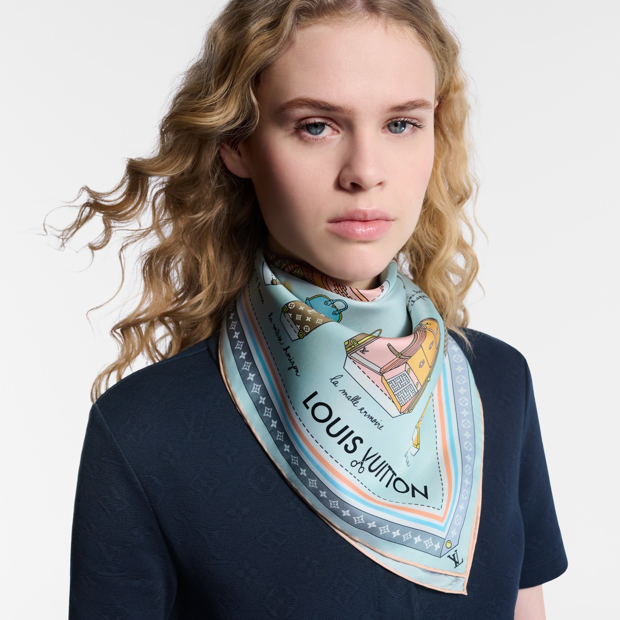 Asnieres Paper House Square 90 S00 in Women