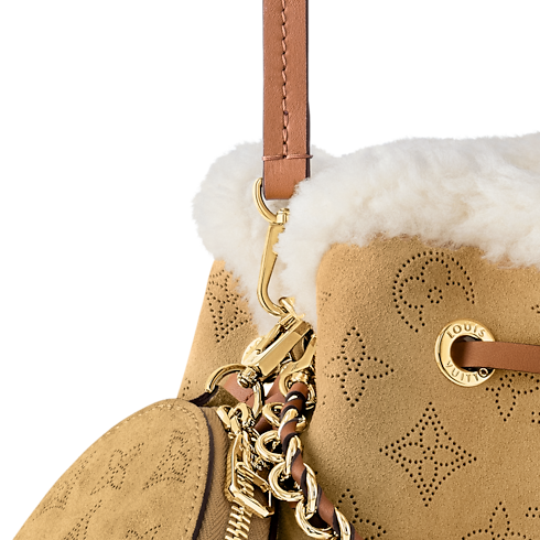 Bella Mahina Leather in Women's Handbags All Handbags collections by Louis Vuitton (Product zoom)