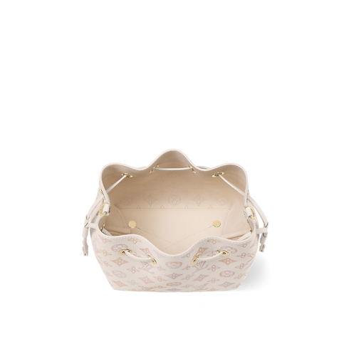 Bella Mahina Leather in Women's Handbags All Handbags collections by Louis Vuitton (Product zoom)