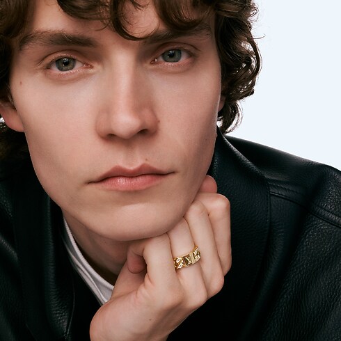 Cuban Chain Ring, Yellow Gold and Diamonds in Les Extraordinaires's Jewelry Rings collections by Louis Vuitton (Product zoom)