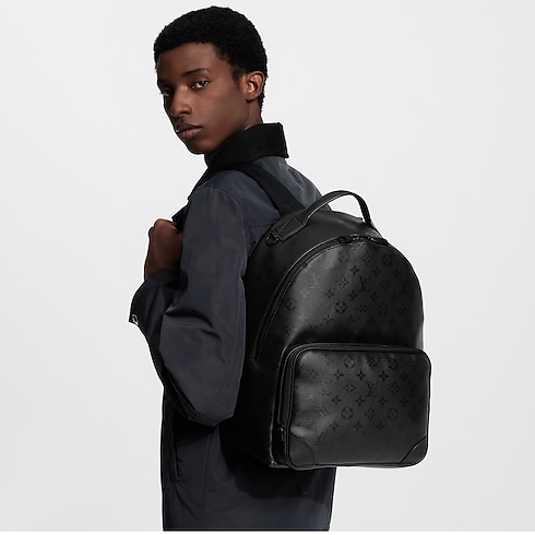 Discovery Cargo Backpack Monogram Midnight in Bags and Small Leather Goods's Men Bags Newness collections by Louis Vuitton (Product zoom)
