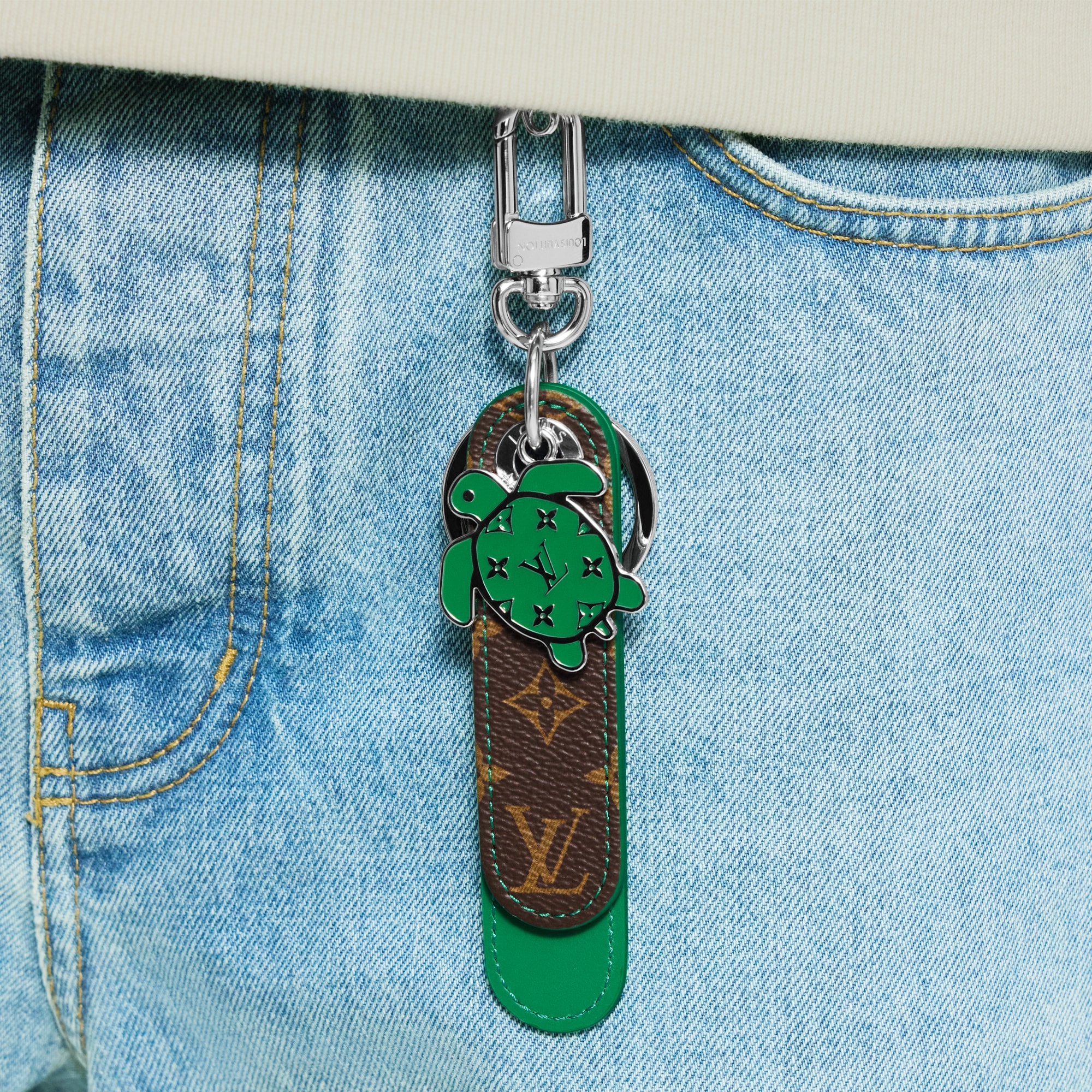 Dragonne Tab Key Holder and Bag Charm S00 in Men