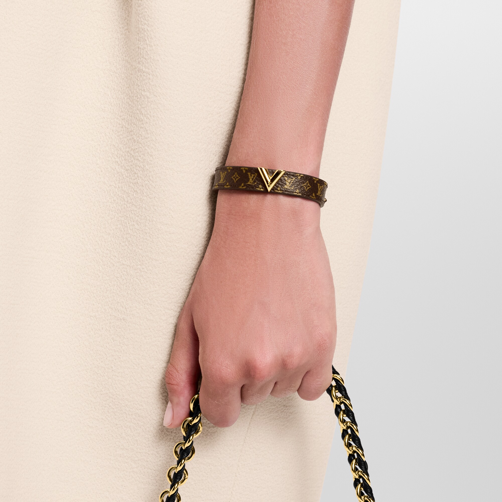 Essential V Bracelet Other Monogram Canvas - Accessories | LOUIS VUITTON