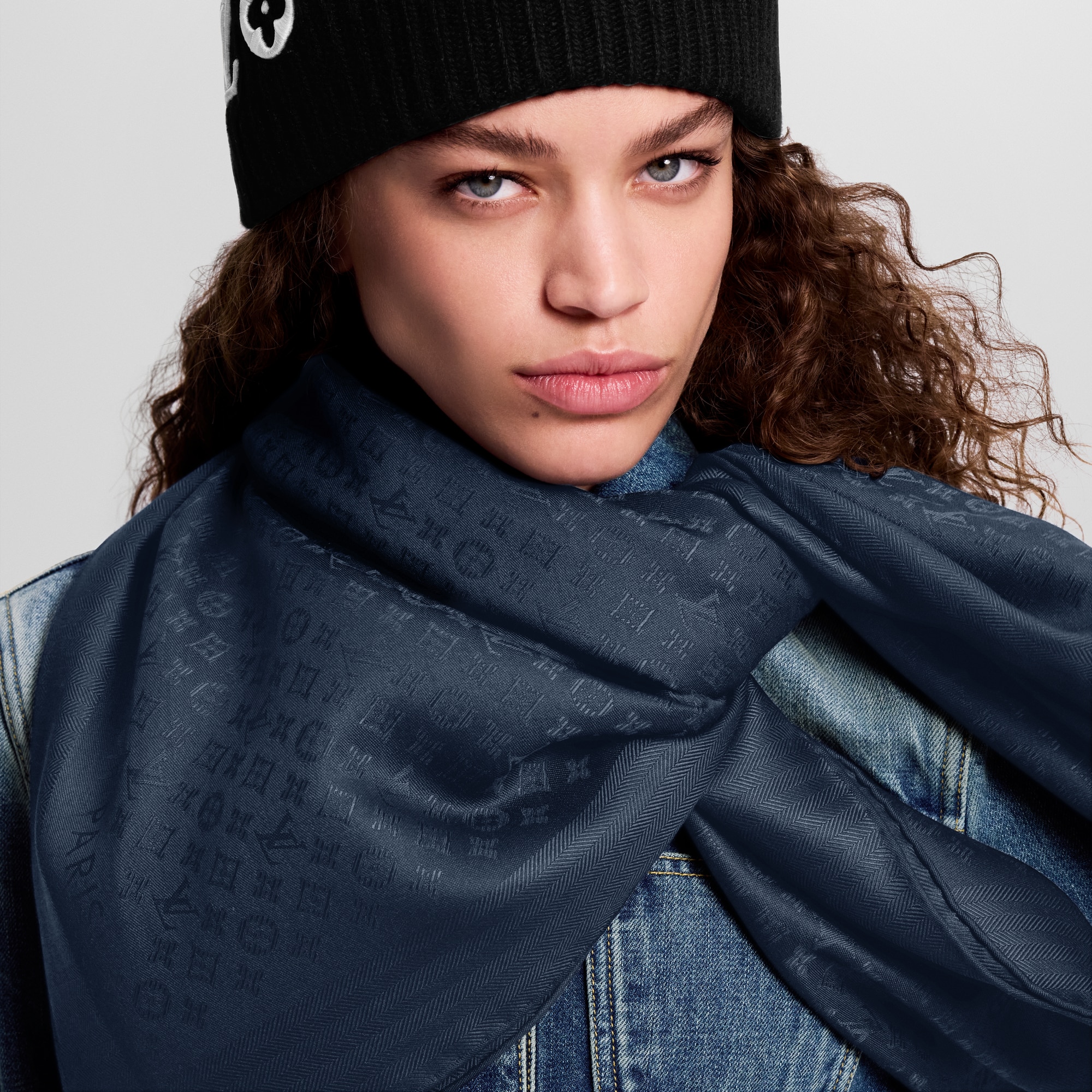 Evermore Shawl S00 in Women