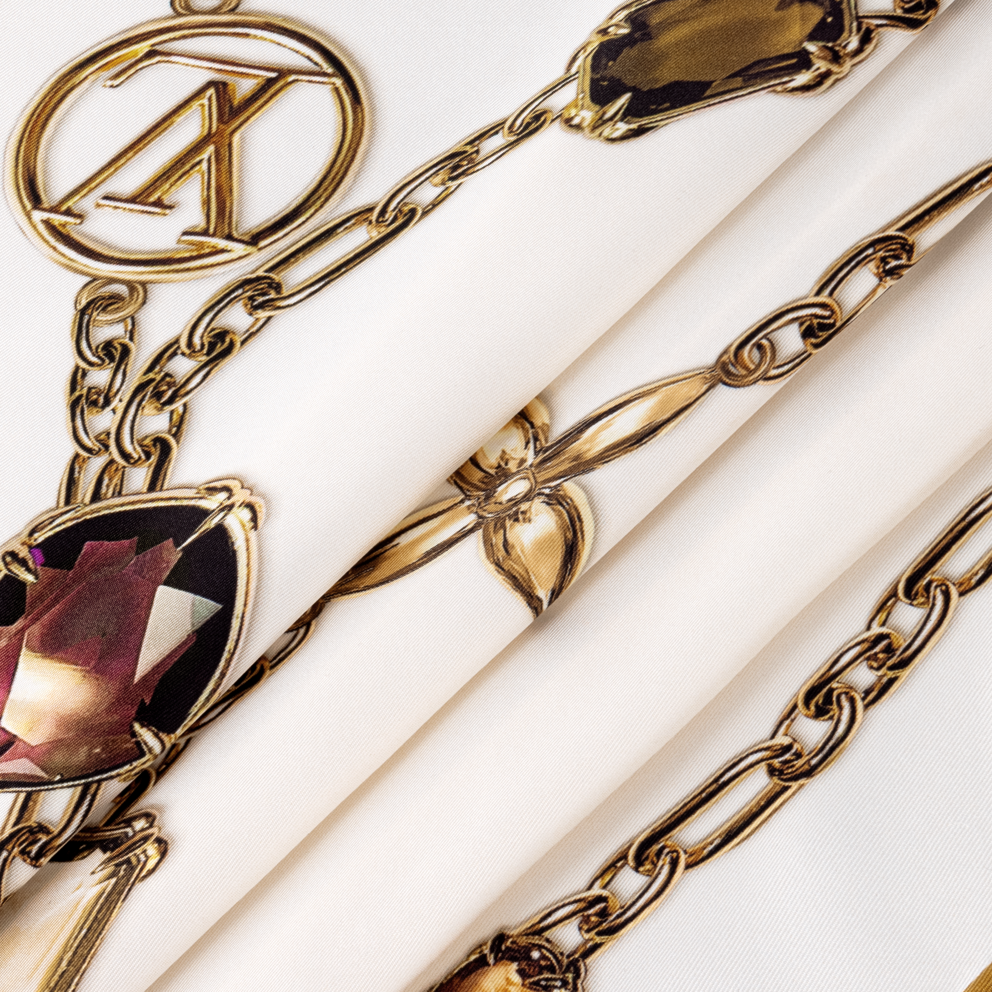 Heirloom Silk Triangle S00 in Women