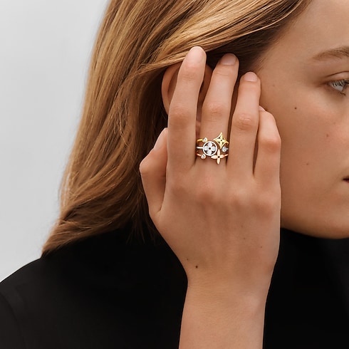 Idylle Blossom Ring, 3 Golds And Diamonds in Jewelry's Categories All Fine Jewelry collections by Louis Vuitton (Product zoom)