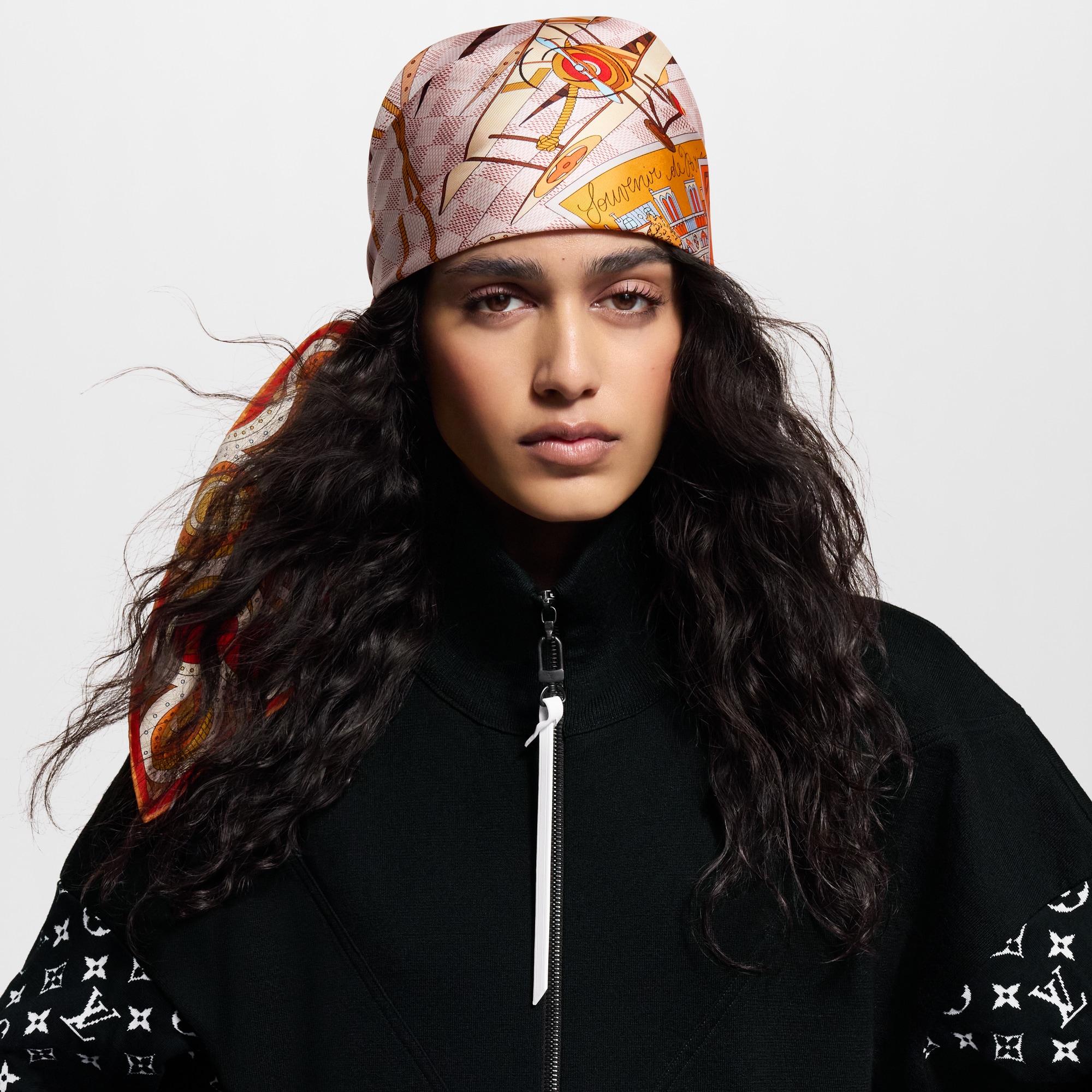 Jeu De Voyage Square 90 S00 in Women