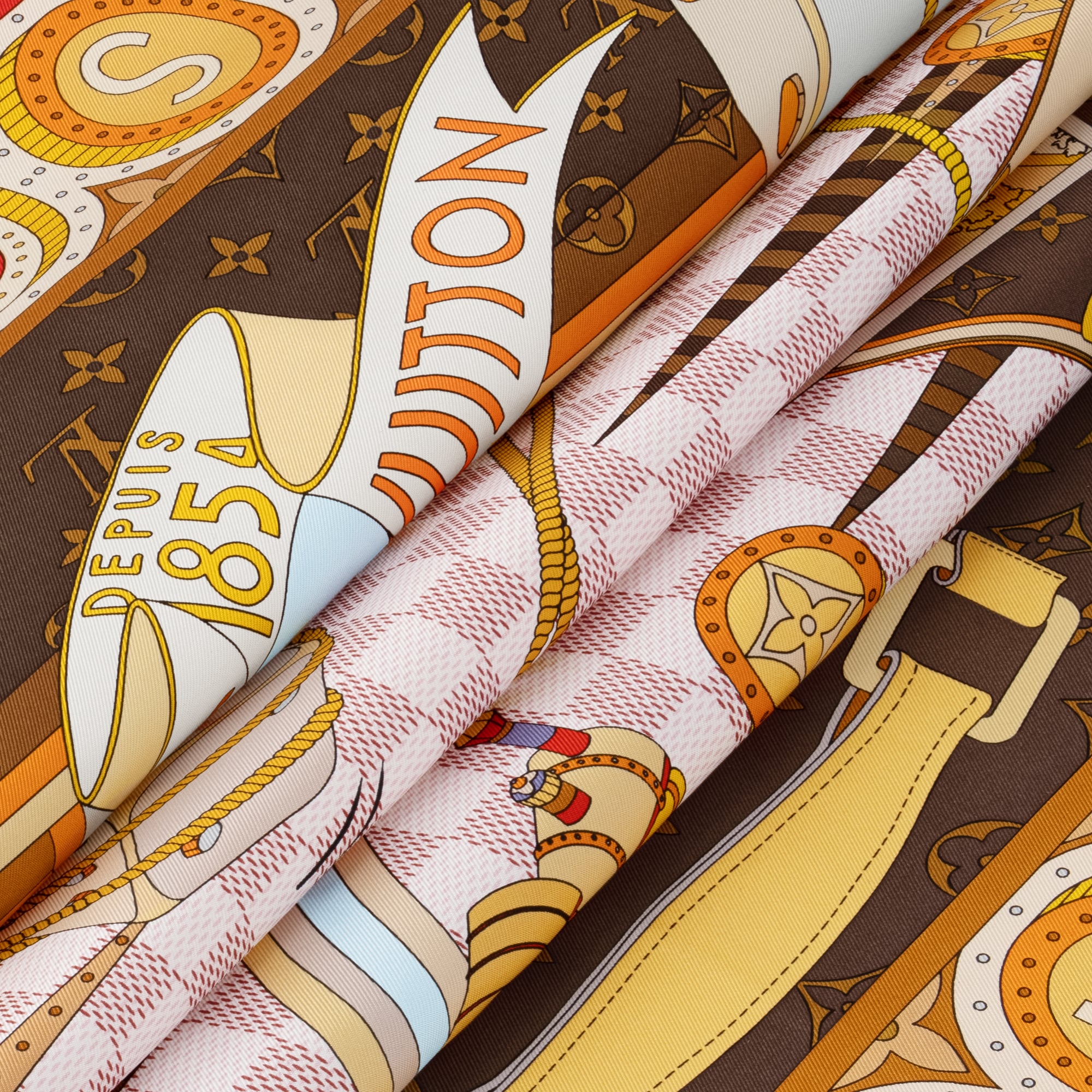 Jeu De Voyage Square 90 S00 in Women