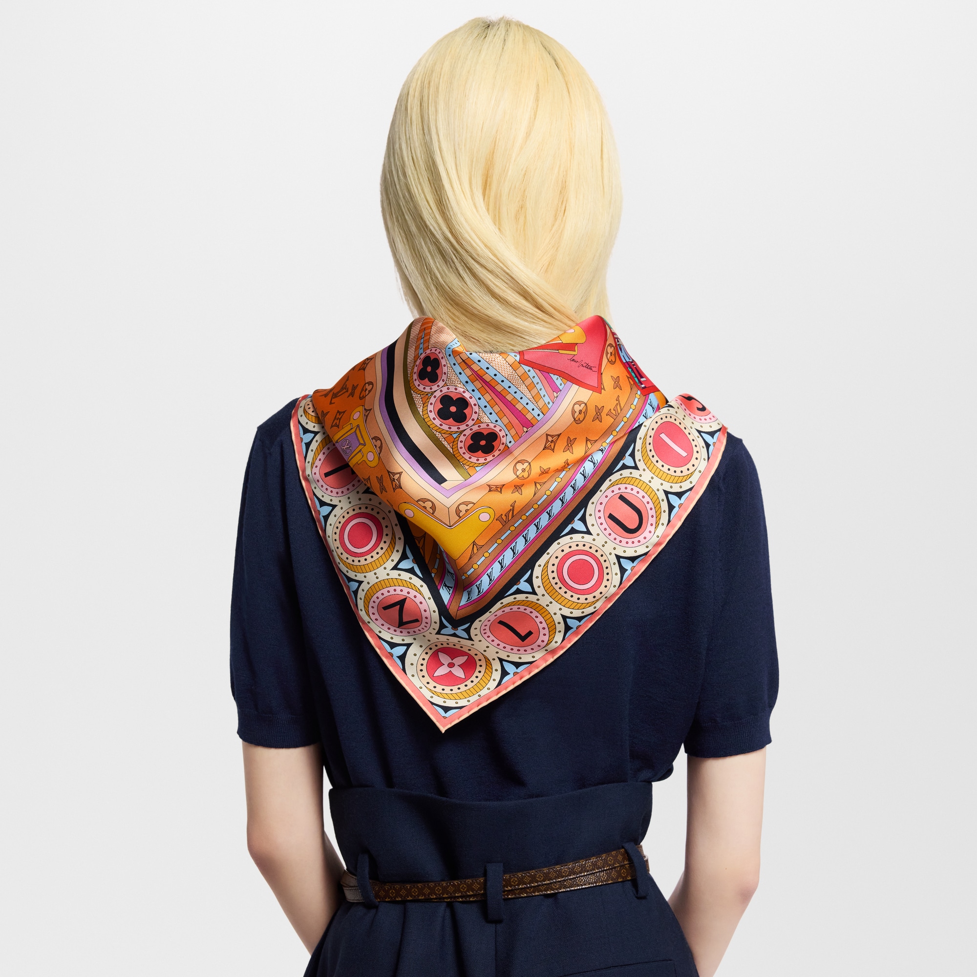 Jeu De Voyage Square 90 S00 in Women