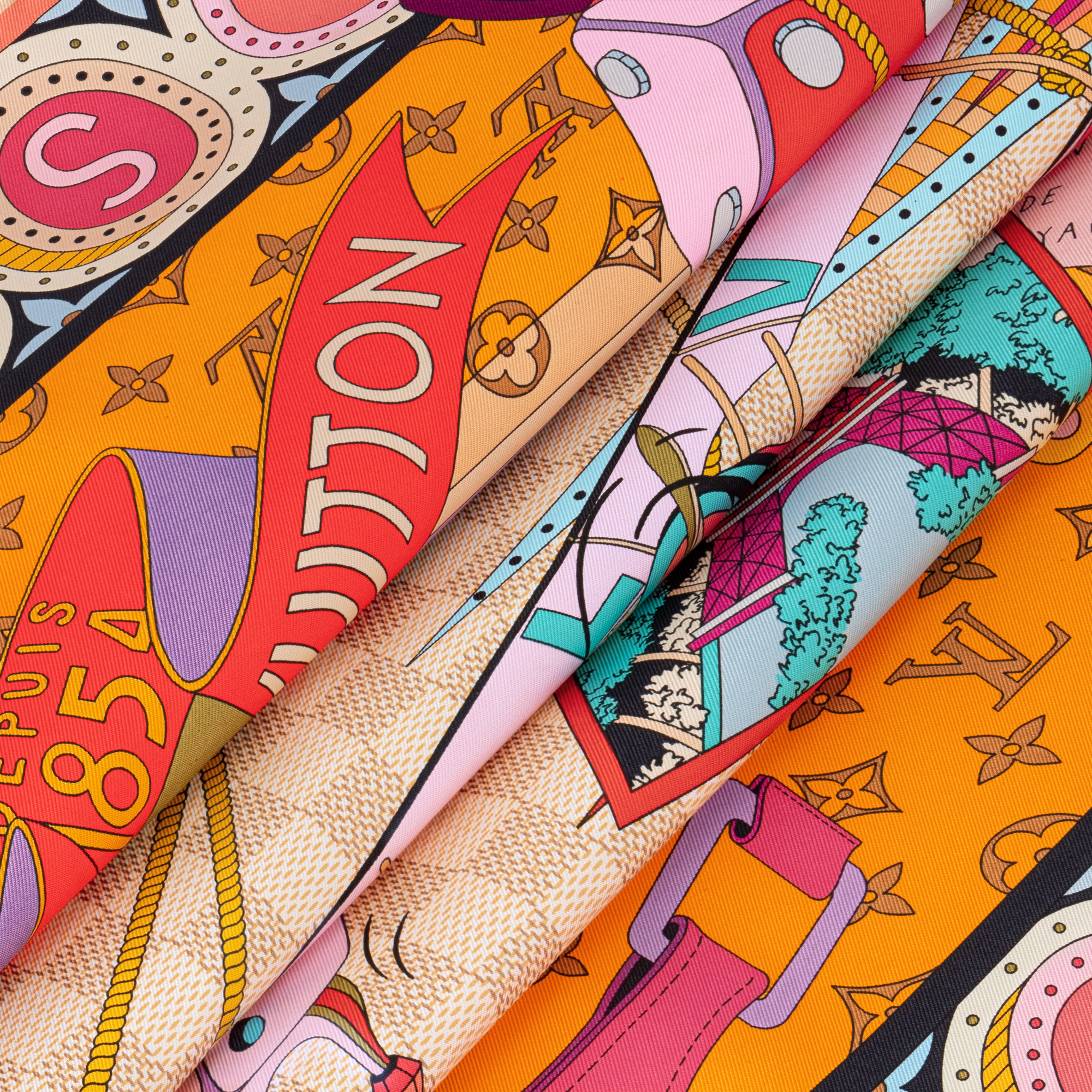 Jeu De Voyage Square 90 S00 in Women