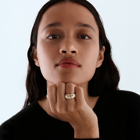 Le Damier de Louis Vuitton Double Ring, Yellow Gold and Diamonds in Jewelry's Categories Rings collections by Louis Vuitton (Product zoom)