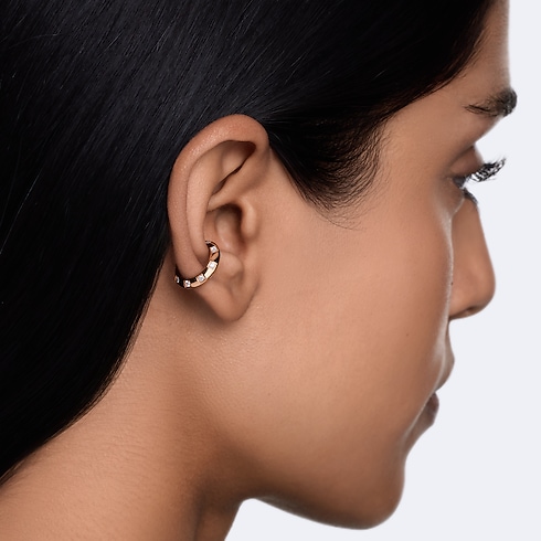 Le Damier de Louis Vuitton Earcuff, Rose Gold and Diamonds in Jewelry's Categories Earrings collections by Louis Vuitton (Product zoom)