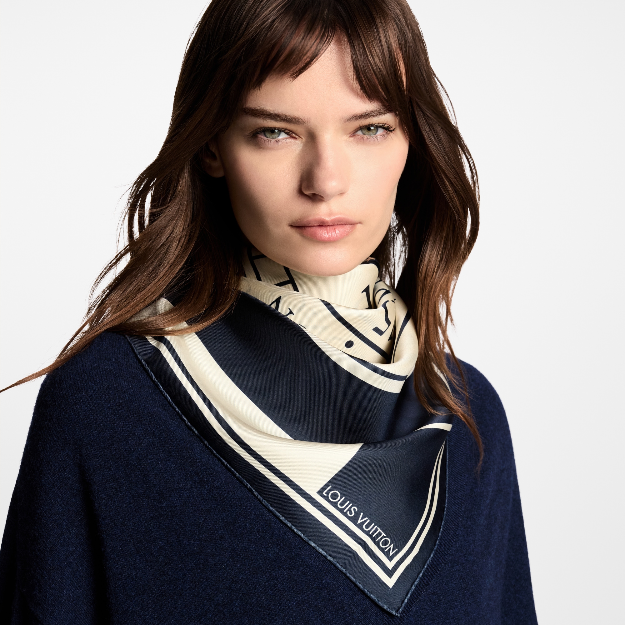 Le Temps d’Un Voyage Square 90 S00 in Women