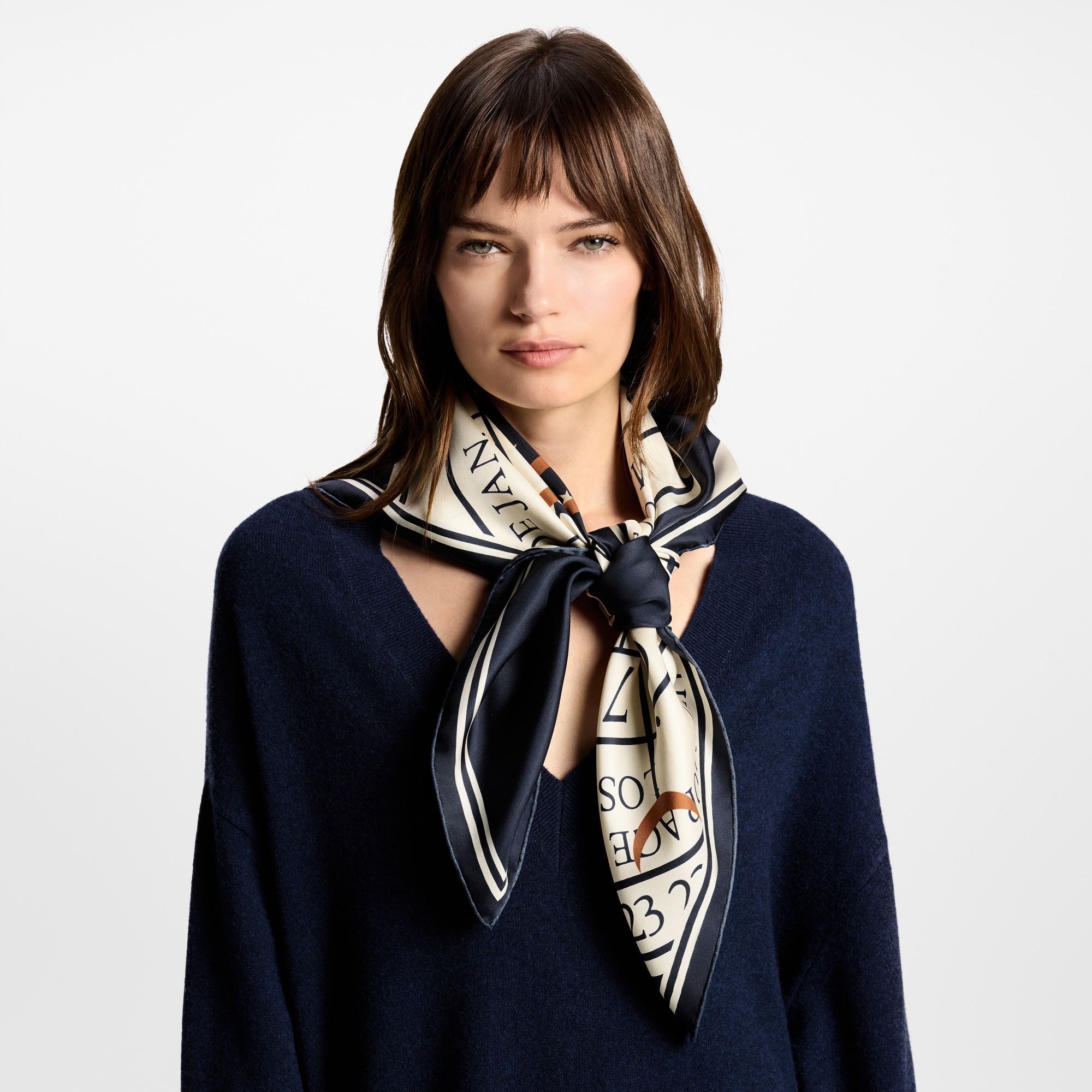 Le Temps d’Un Voyage Square 90 S00 in Women