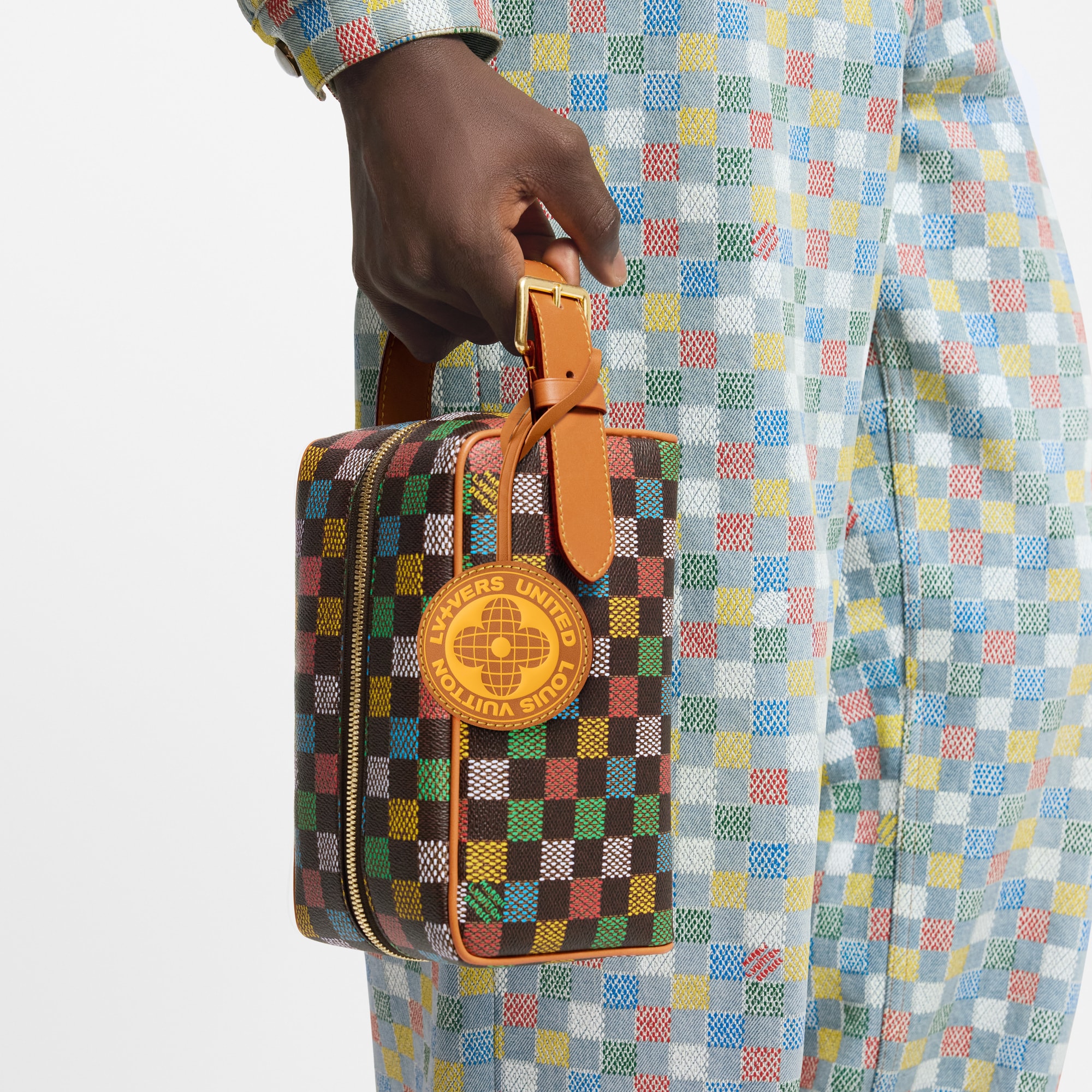 Locker Dopp Kit Damier Ebene Canvas in Men