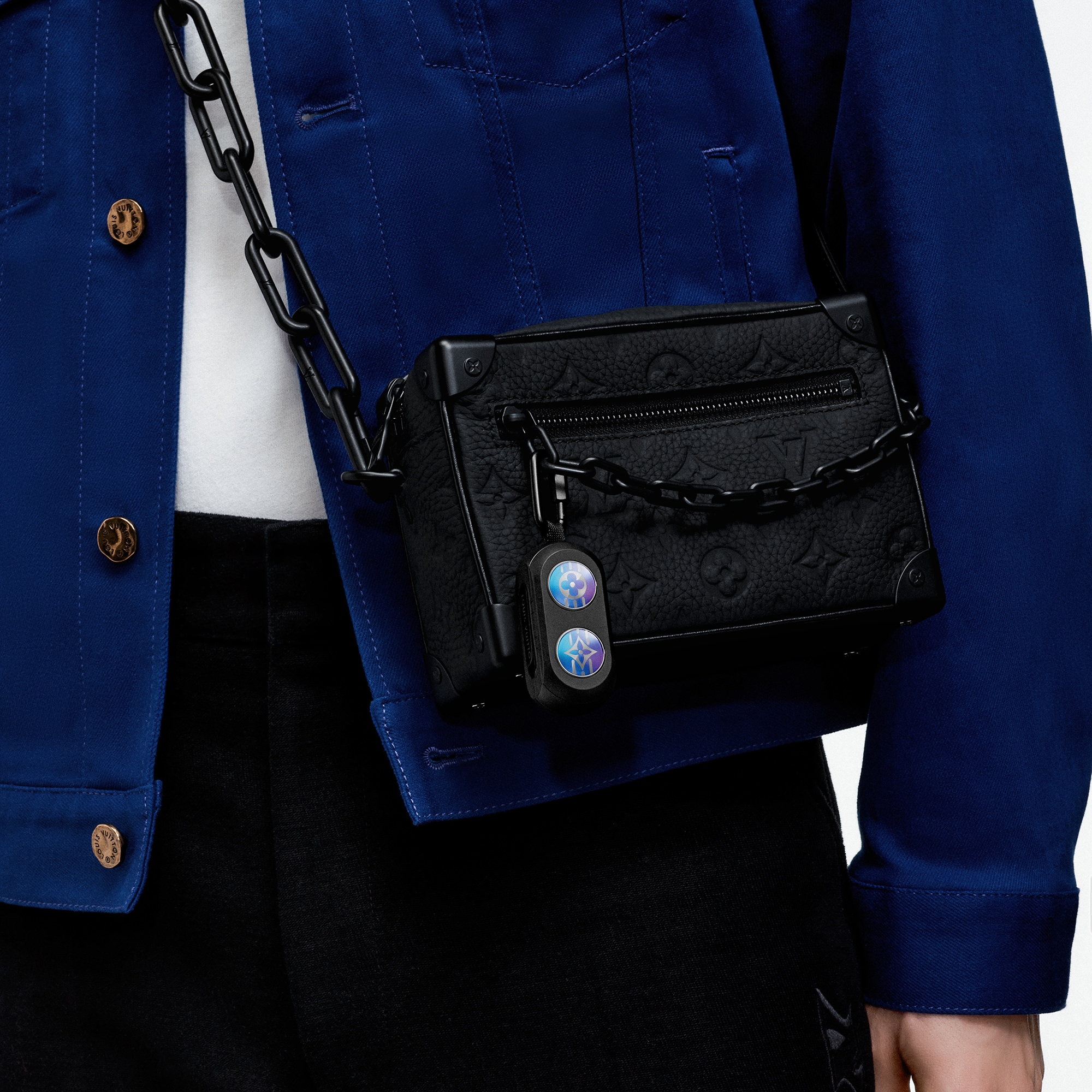 Louis Vuitton Horizon Light Up Earphones - Blue-to-Violet Gradient  in Trunks, Travel and Home