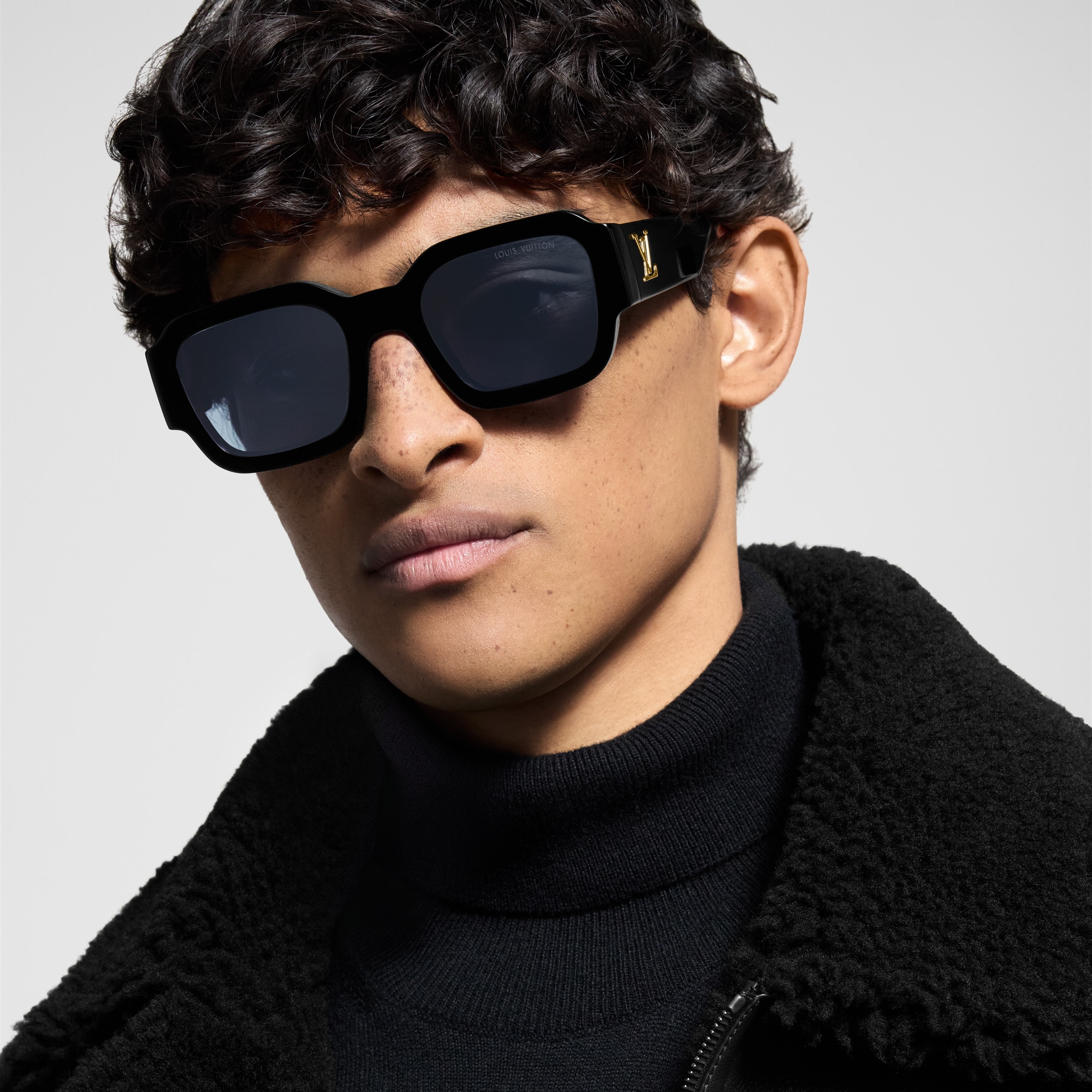 LV Clash Round Square Sunglasses S00 in Men