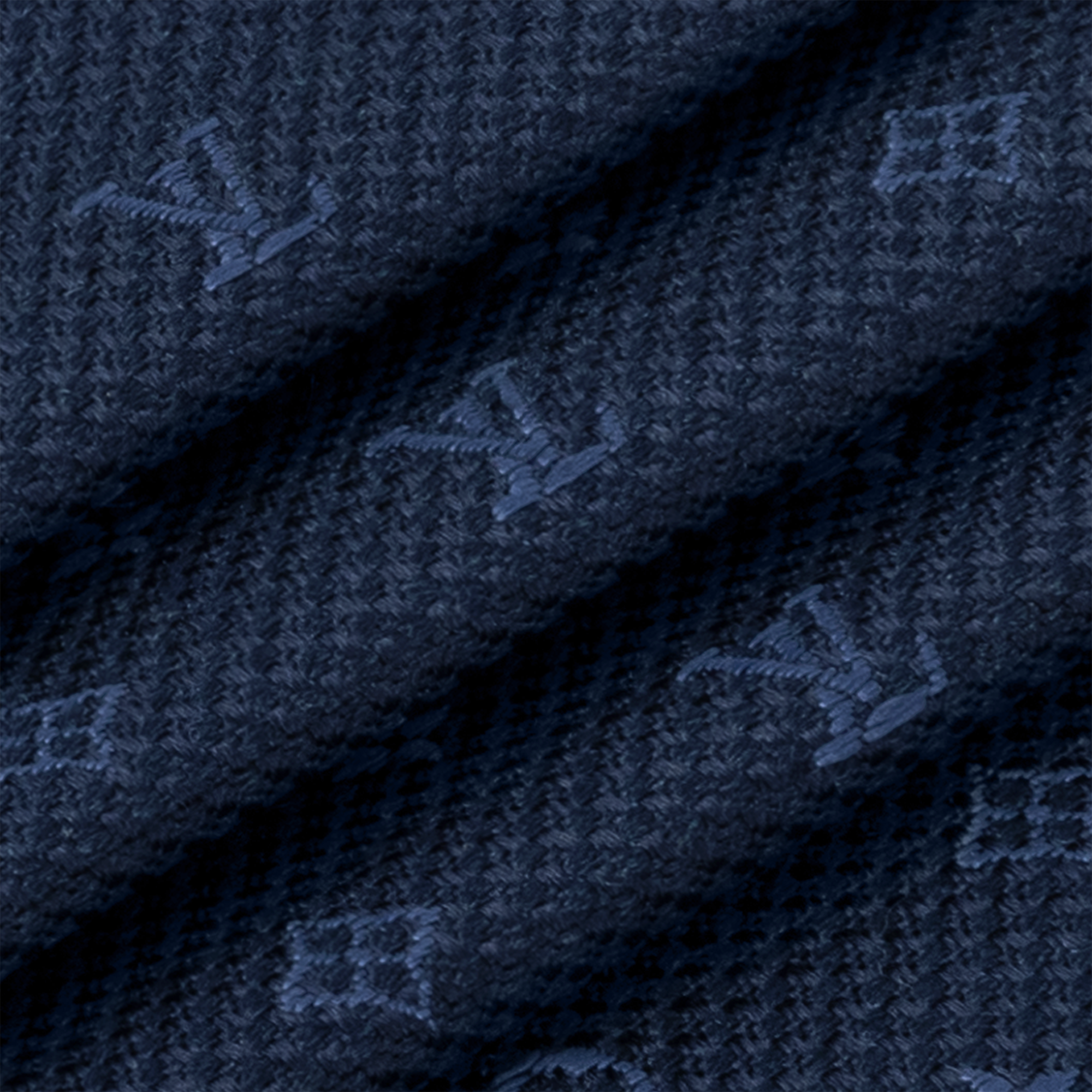 LV Classic Pocket Square S00 in Men