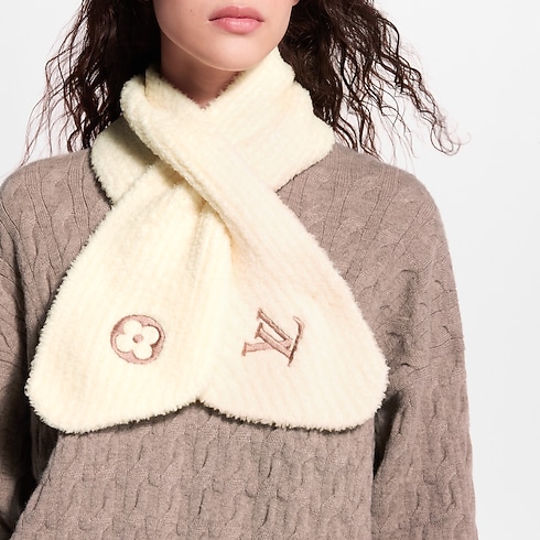 LV Cozy Scarf S00 in Women's Accessories Scarves collections by Louis Vuitton (Product zoom)