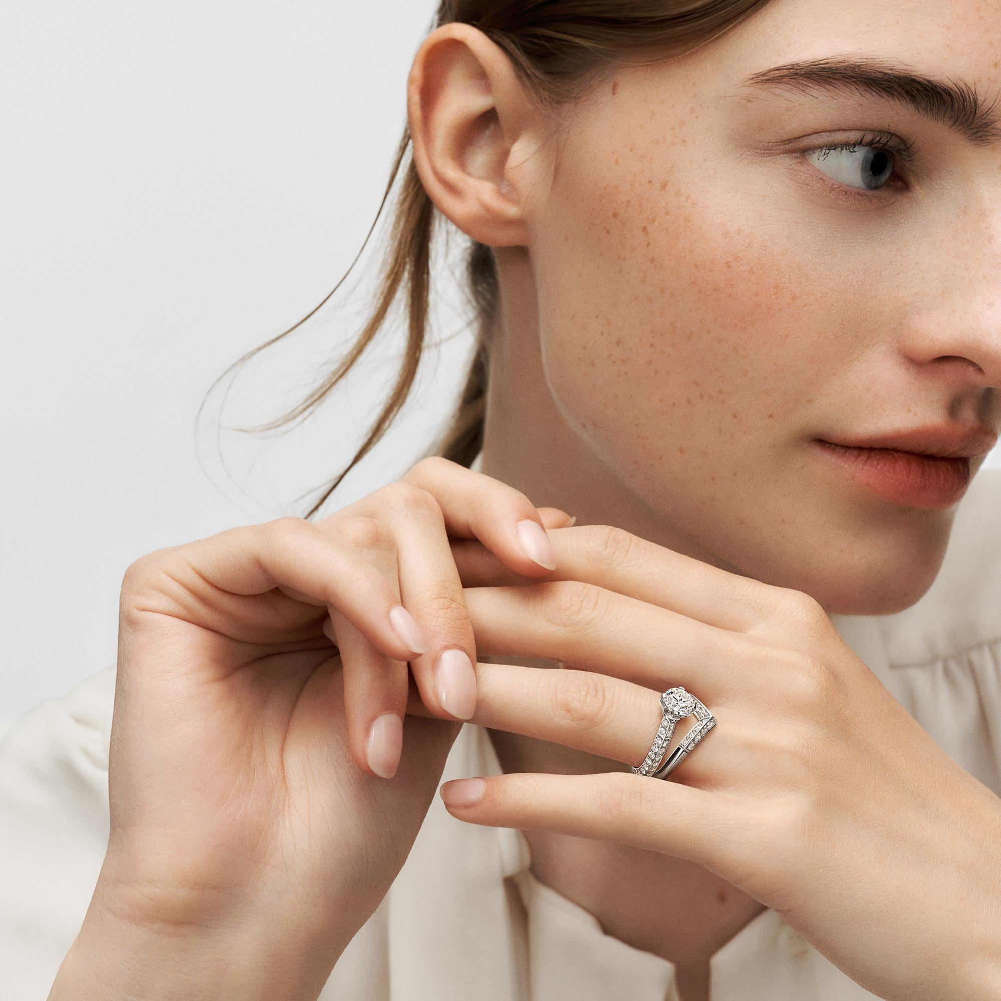 LV Diamonds Pavé Solitaire, Round Brilliant cut  in Jewelry