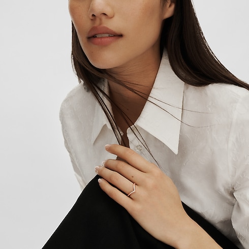 LV Diamonds V Ring, Pink Gold in Jewelry's Categories Wedding Bands collections by Louis Vuitton (Product zoom)