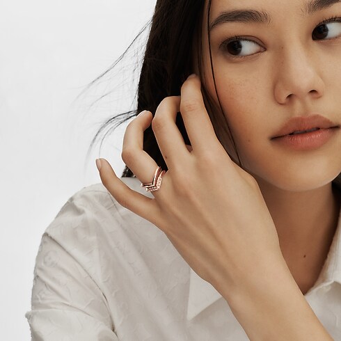 LV Diamonds V Ring, Pink Gold in Jewelry's Categories Wedding Bands collections by Louis Vuitton (Product zoom)