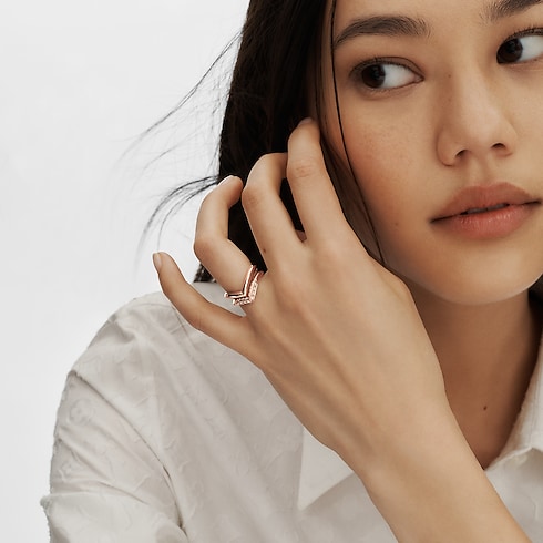 LV Diamonds V Ring, Pink Gold in Jewelry's Categories Wedding Bands collections by Louis Vuitton (Product zoom)