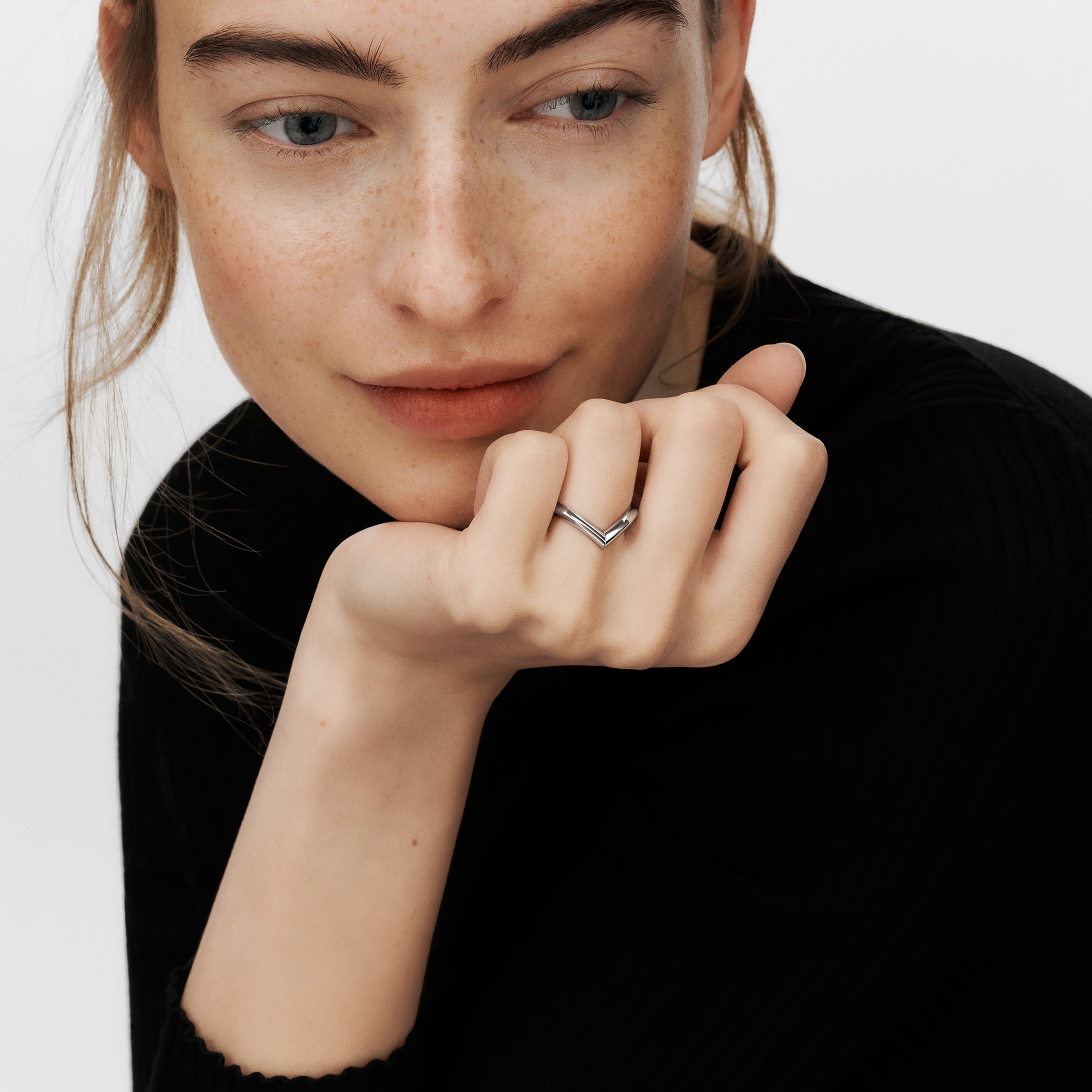 LV Diamonds V Ring, Platinum  in Jewelry