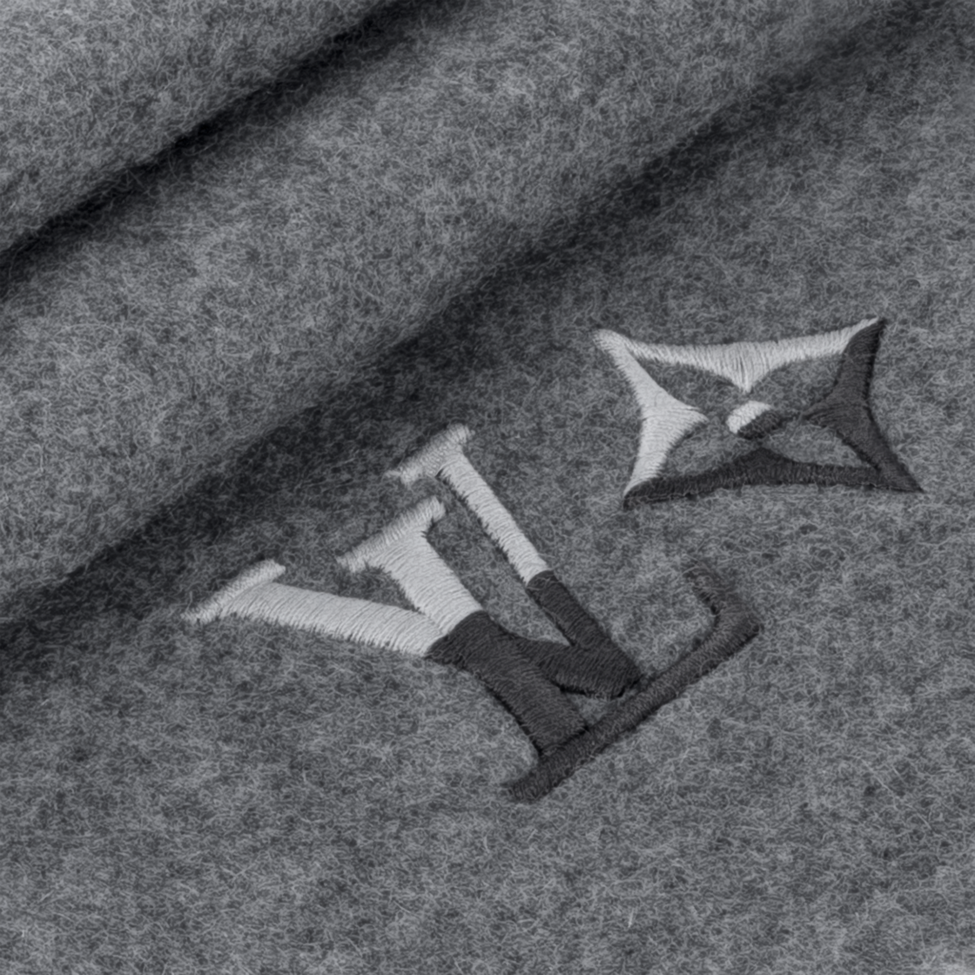 LV Dual Scarf S00 in Men