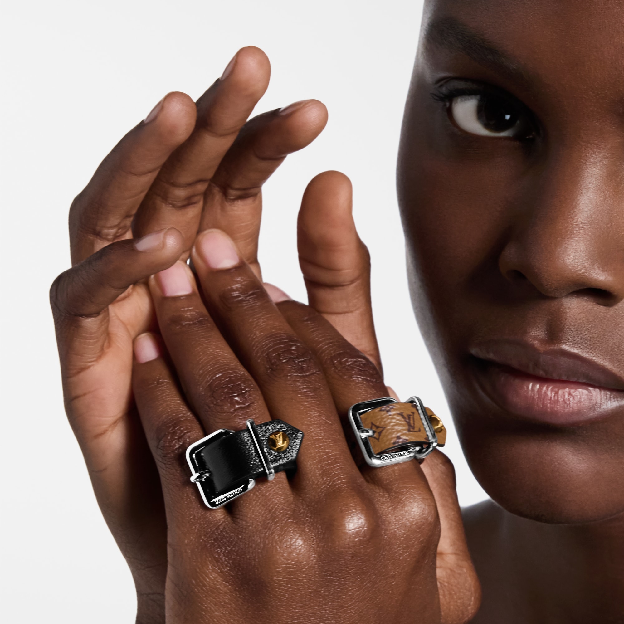 LV Emblem Ring Set S00 in Women