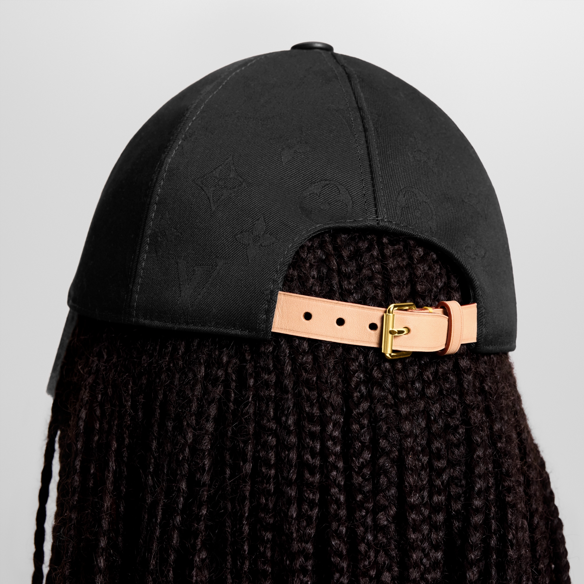 LV First Cap S00 in Women