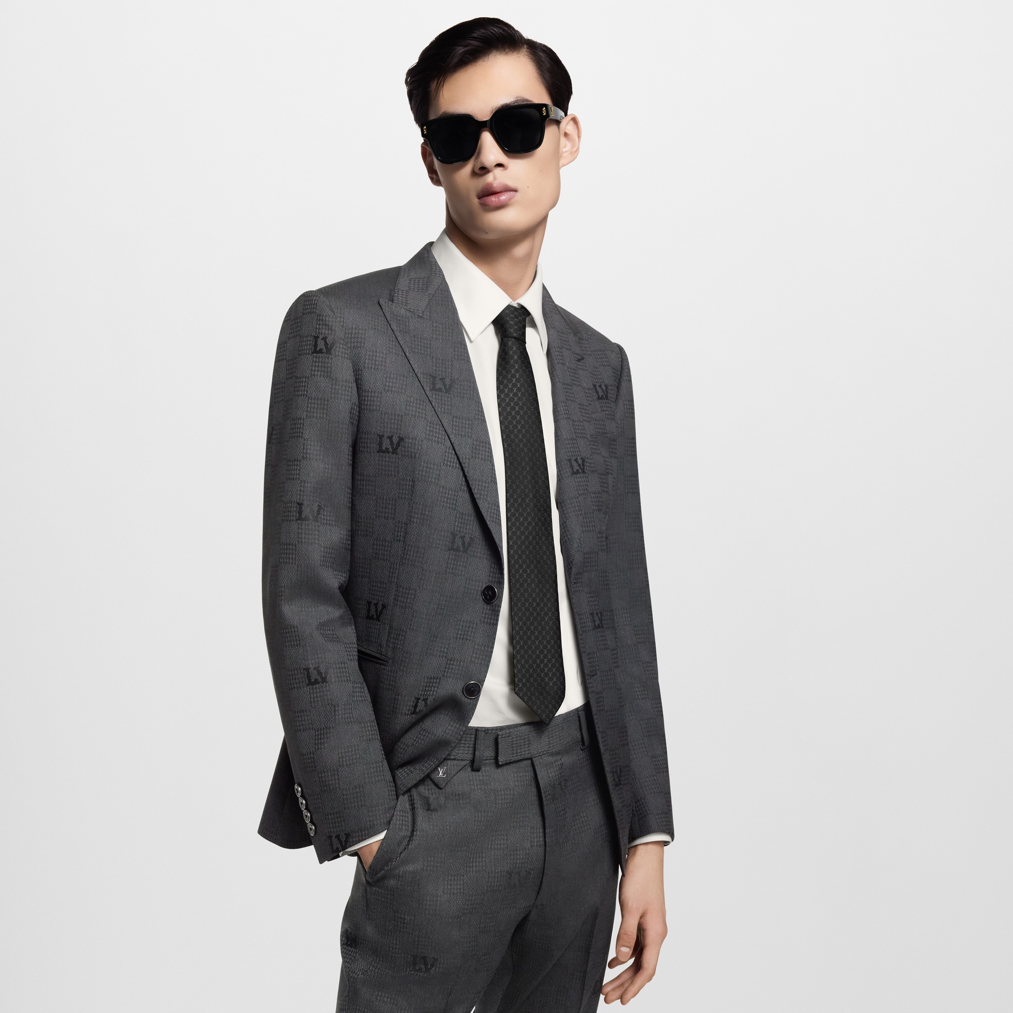 LV Fishnet Tie S00 in Men