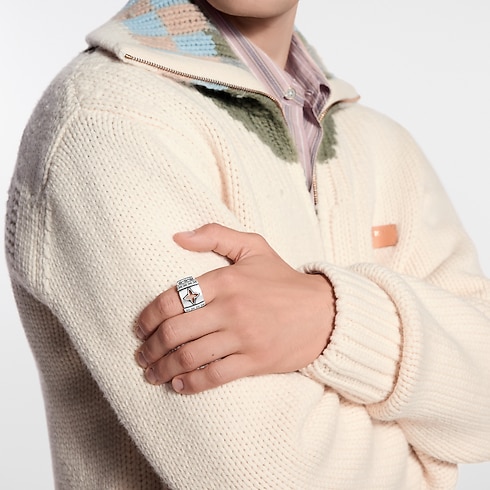 LV Flower XL Ring S00 in Men's Fashion Jewelry Rings collections by Louis Vuitton (Product zoom)