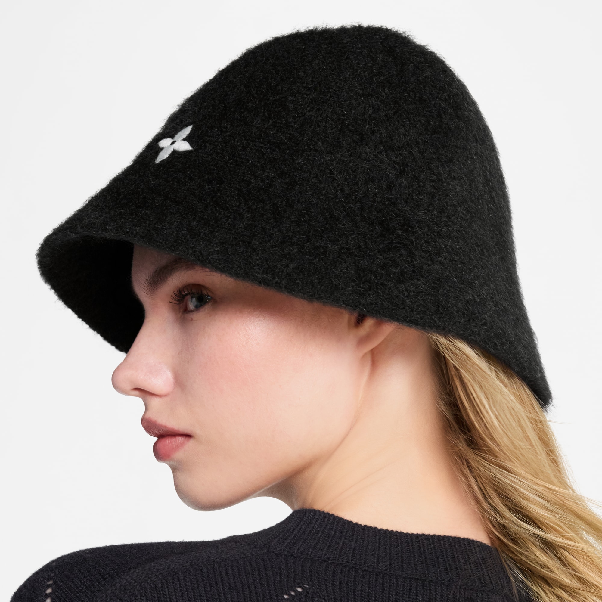 LV Fluffy Hat S00 in Women