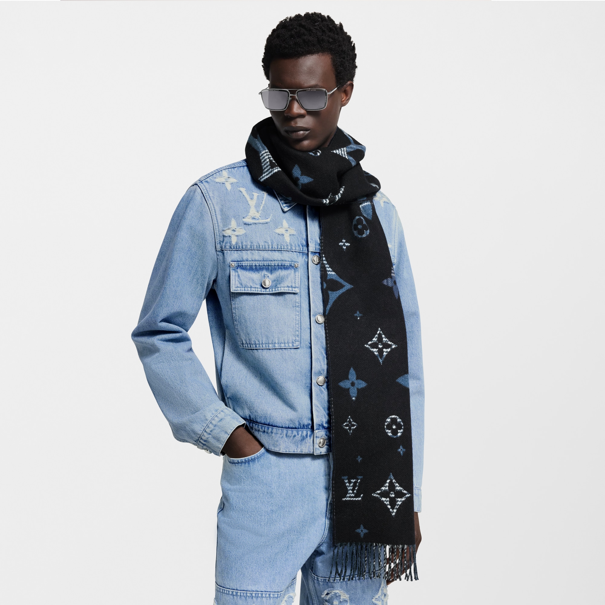 LV Galaxy Tartan Scarf S00 in Men