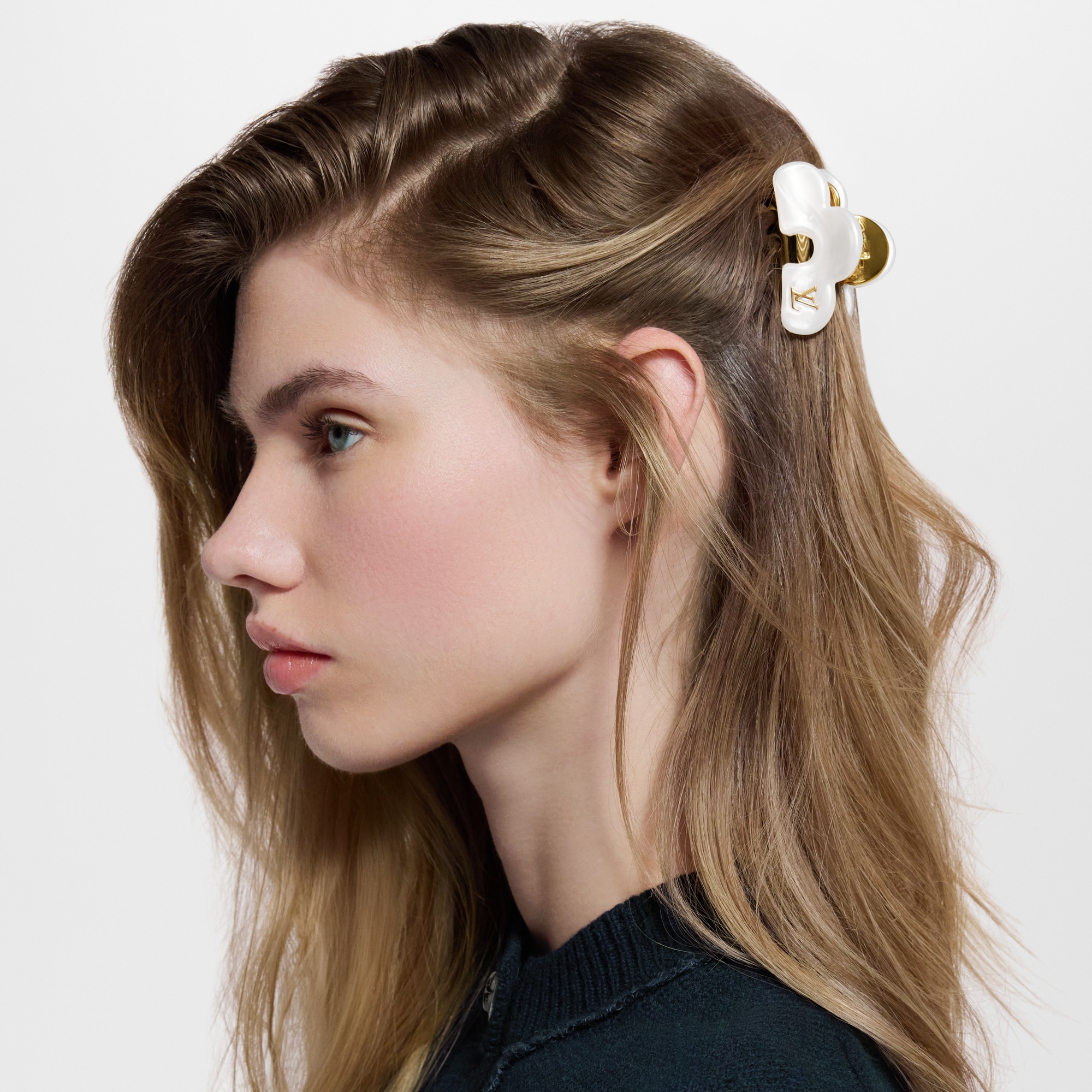 LV Hair Clip Bag Charm S00 - Accessories | LOUIS VUITTON display picture 3