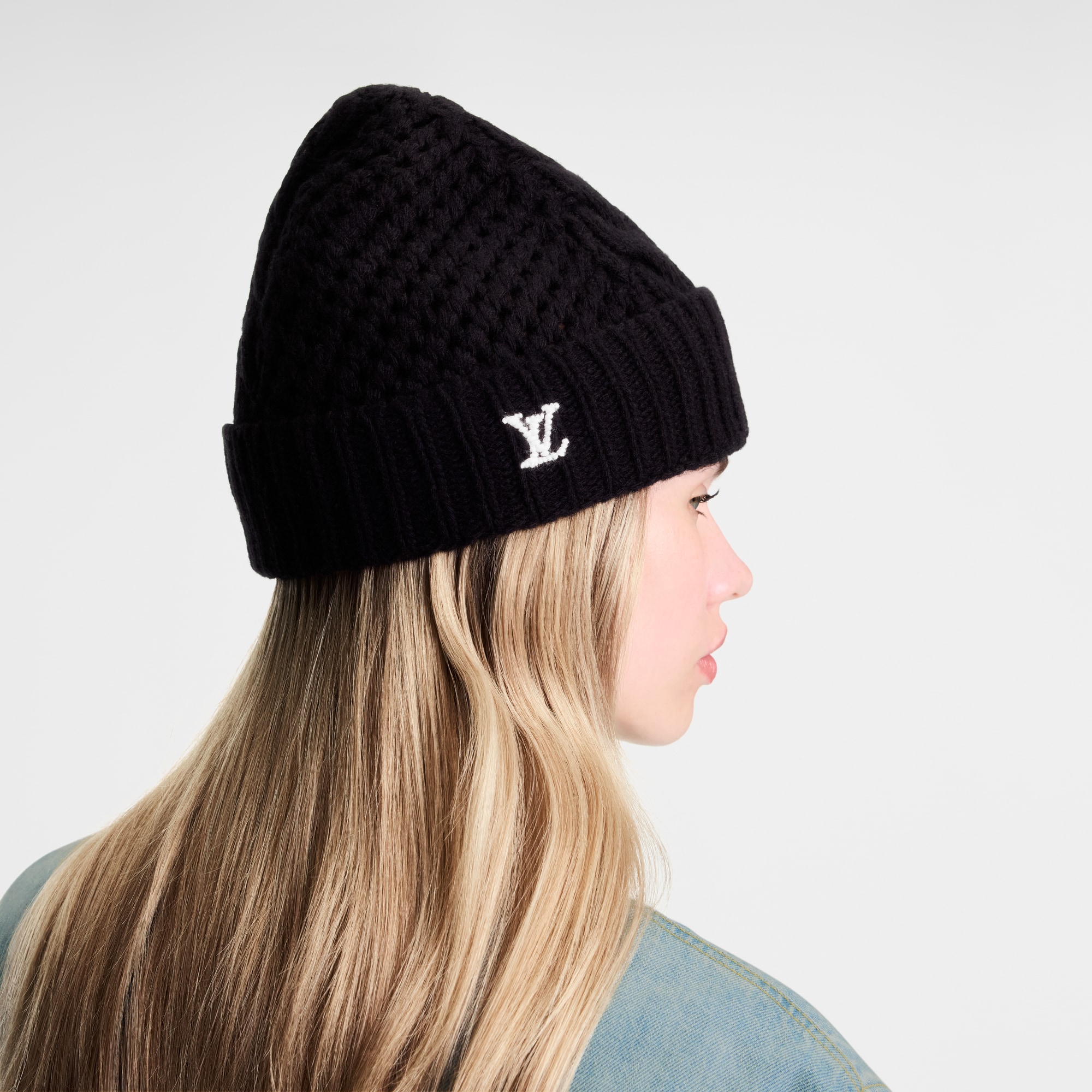 LV Holiday Beanie S00 in Women