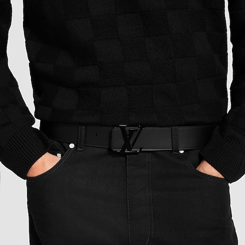 LV Initiales Damoflage 40mm Reversible Belt cropped worn view