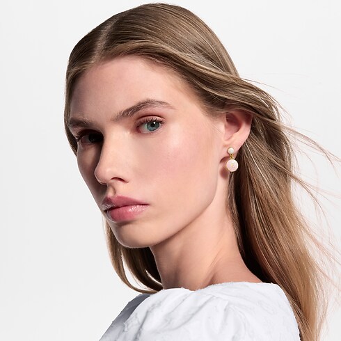 LV Pearly Confetti Earrings S00 in Women's Fashion Jewelry Earrings collections by Louis Vuitton (Product zoom)