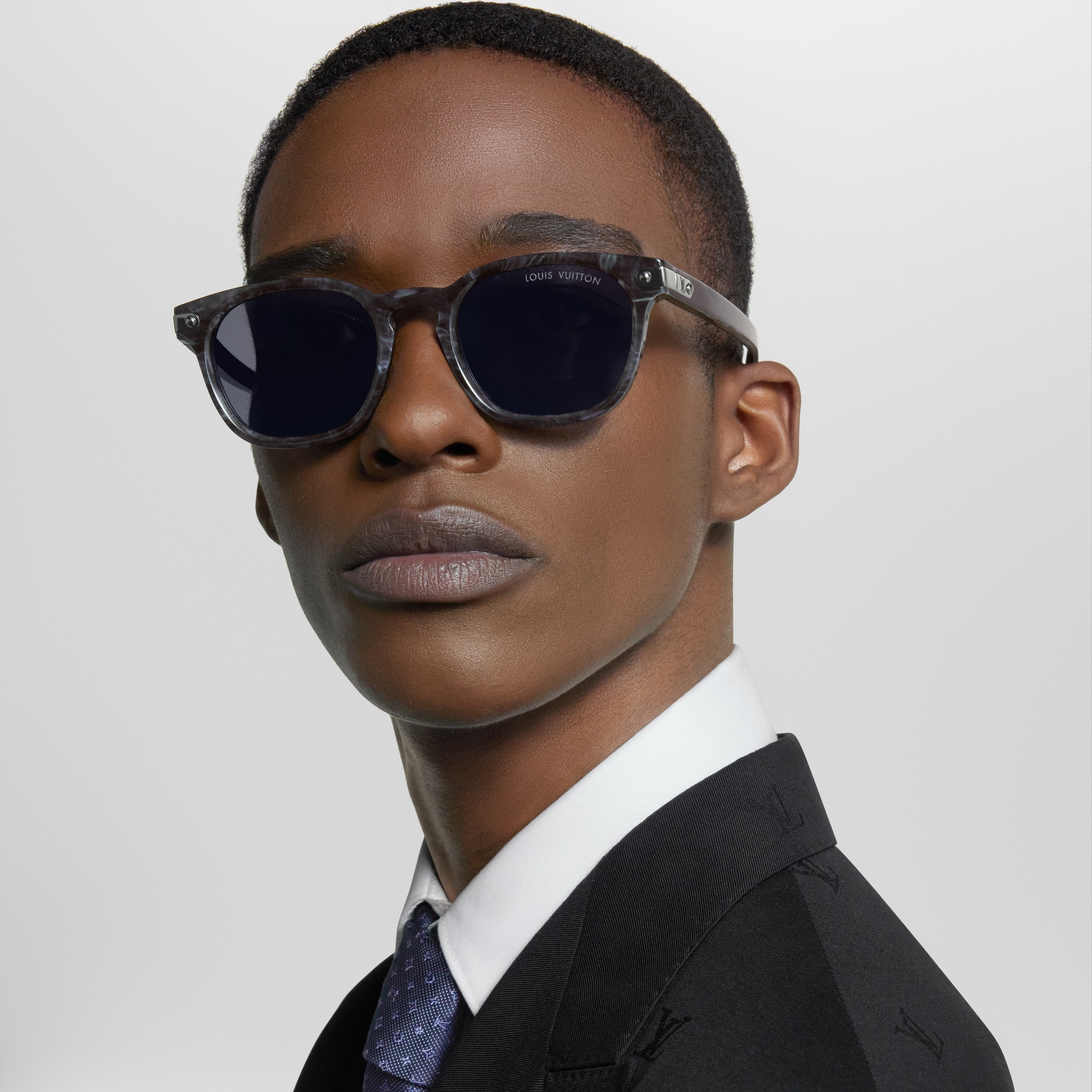 LV Signature Square Round Sunglasses S00 - Accessories  display picture 2