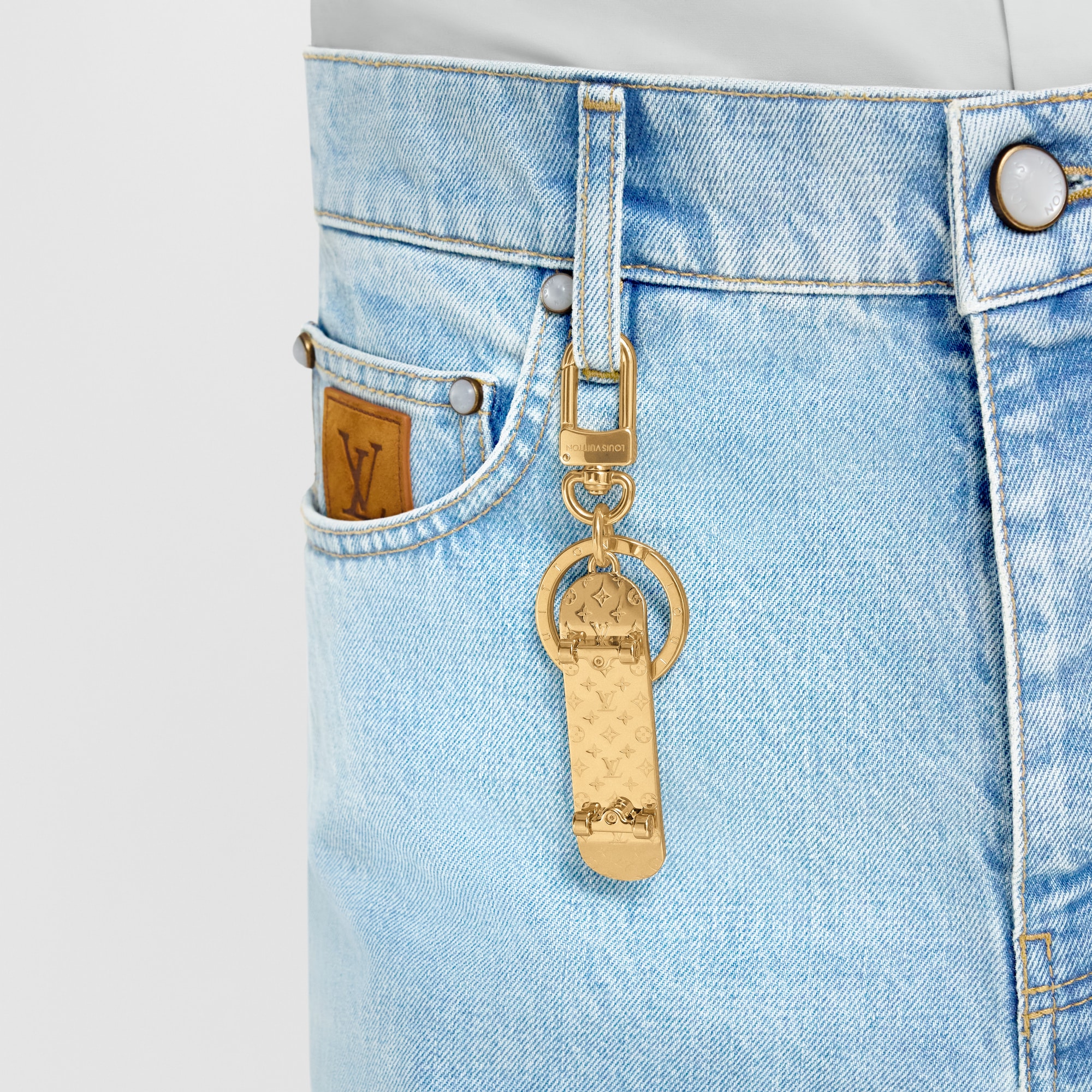 LV Skate Key Holder and Bag Charm S00 in Men