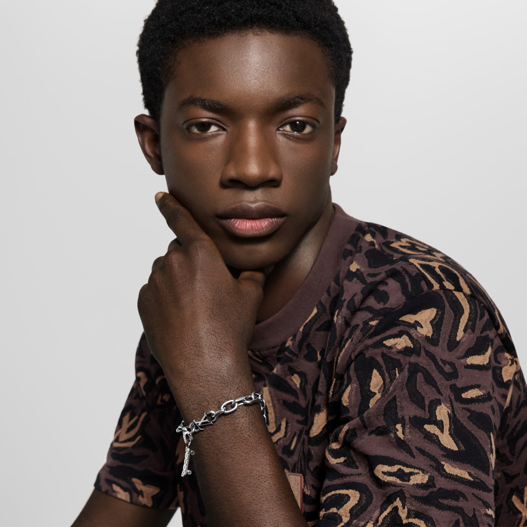 LV Skateboard Charm S00 in Men