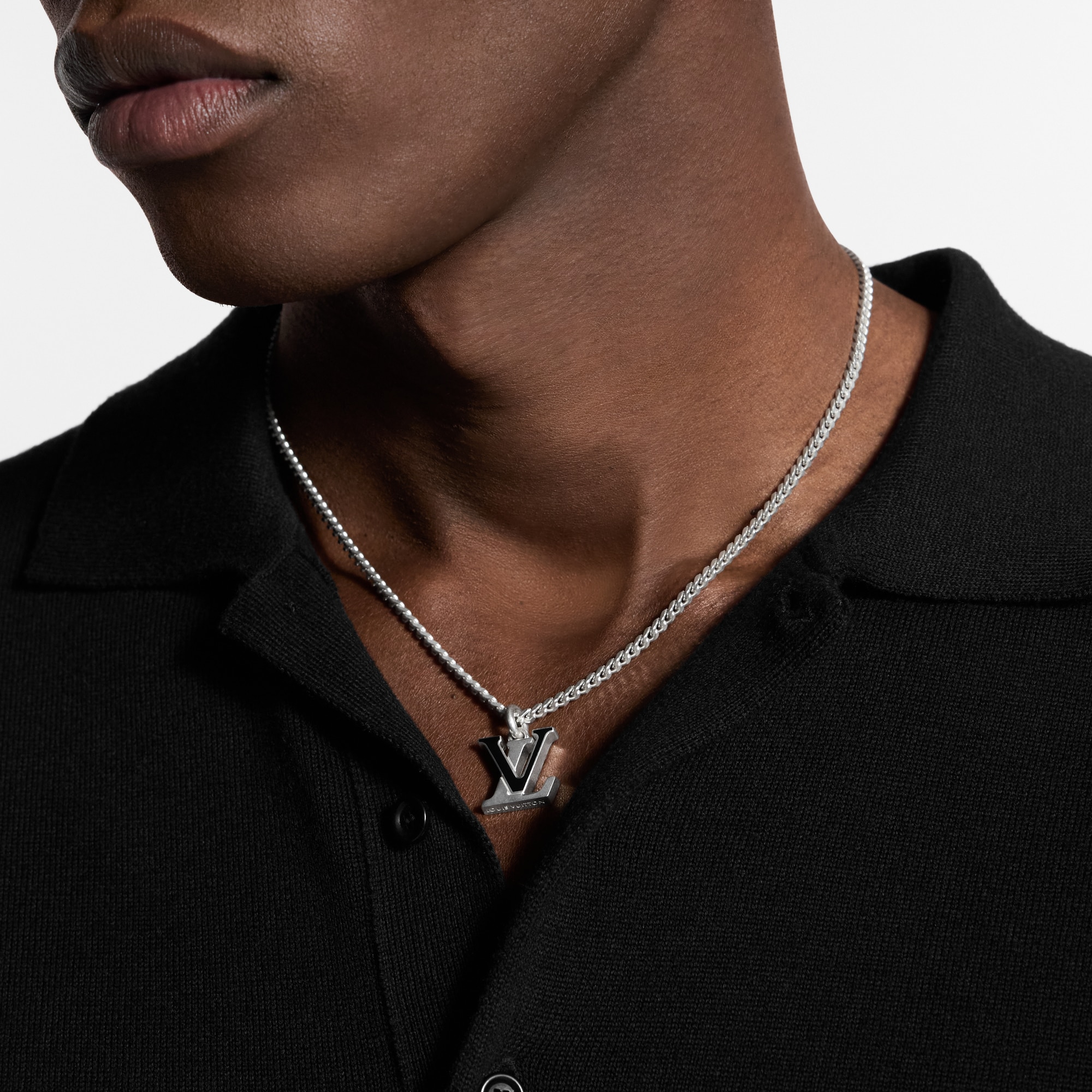 LV Spike Pendant S00 in Men