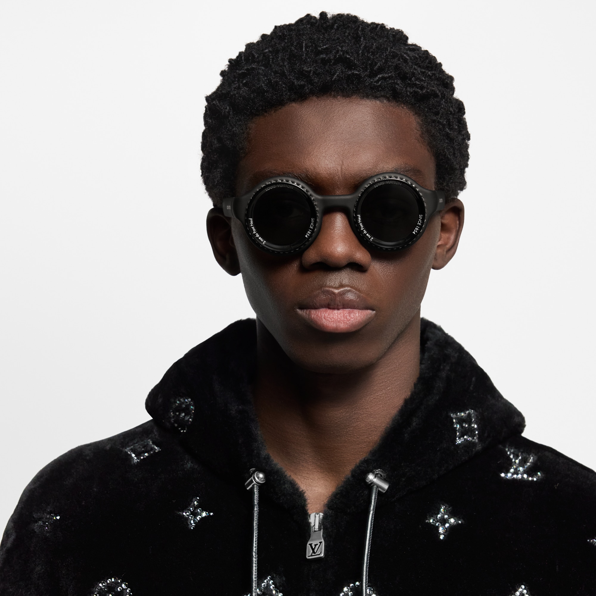 LV Super Vision Round Sunglasses S00 in Men