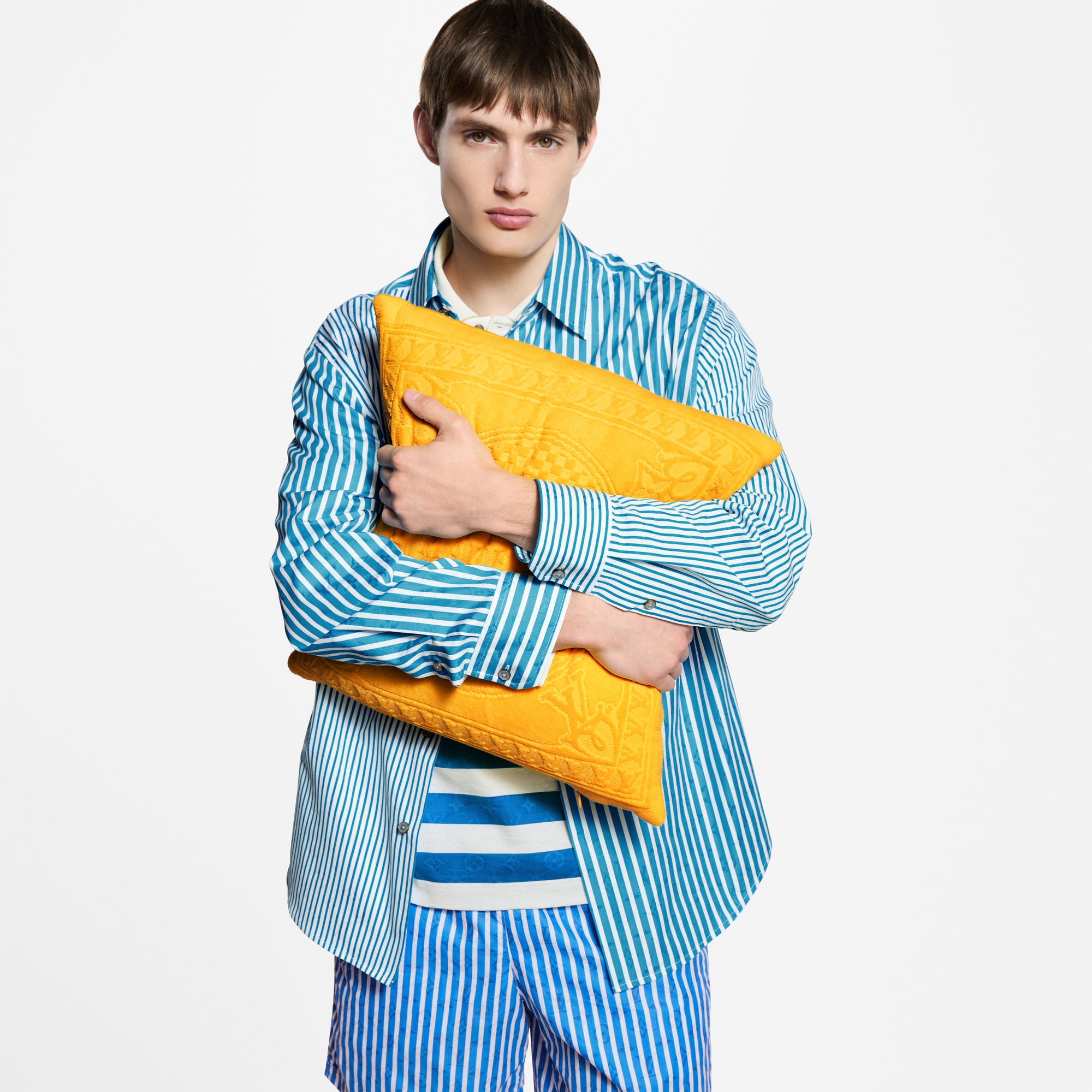 LV Terry Cushion S00 in Men