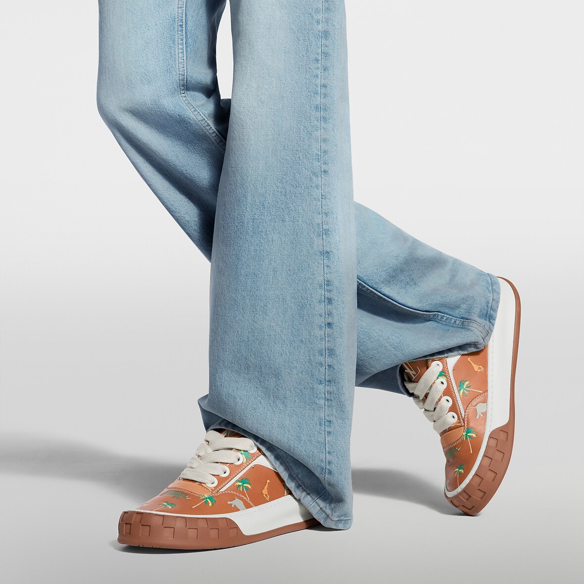 LV x The Darjeeling Limited LV Tilted Sneaker - For Men | LOUIS VUITTON